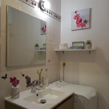 Les Deux Chateaux Avec Piscine, Climatisation Et Wi-fi Cagnes-sur-Mer